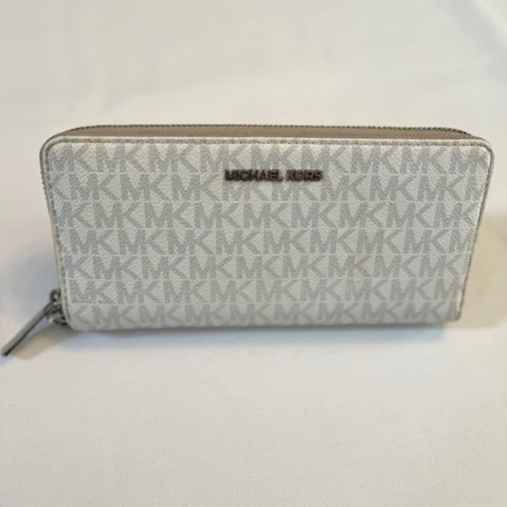 MICHAEL KORS | MK Signature Jet Set Zip Around Carryall Wallet-EUC